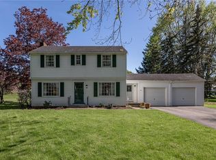 45 Dunrovin Ln, Rochester, NY 14618