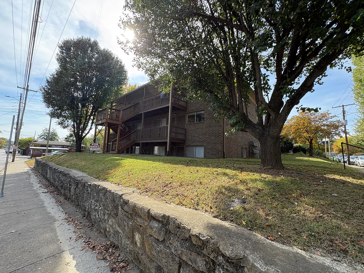 1 bed, 596 sqft, $895 — Photo 1