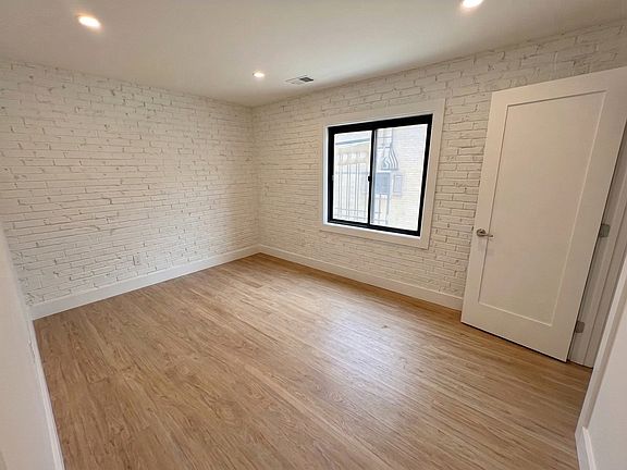5th image of 633 S Laflin St #104