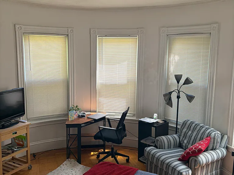 96 College Ave #1F — Photo 3
