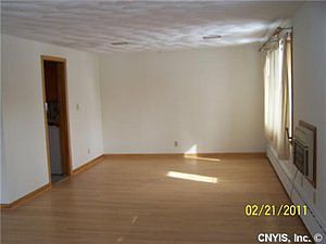 4th image of 104 Huntshill Rd