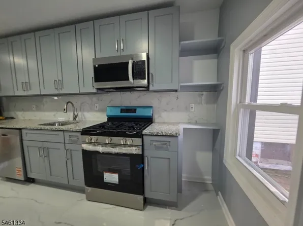 34 Willow St, Bloomfield, NJ 07003
