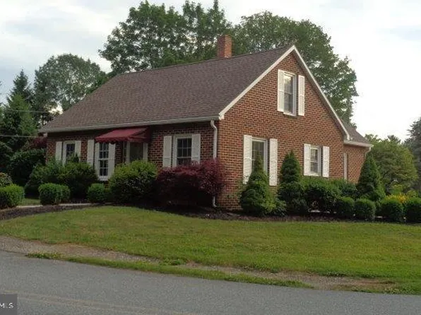 607 Woodland Ave, Mount Holly Springs, PA 17065