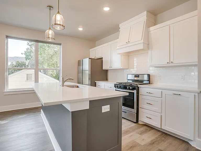 2323 Benbrook Blvd — Photo 16
