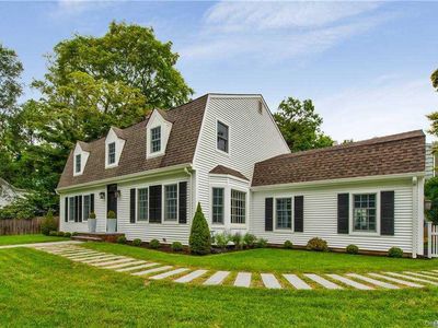 24 White Spots Lane, Locust Valley, NY, 11560