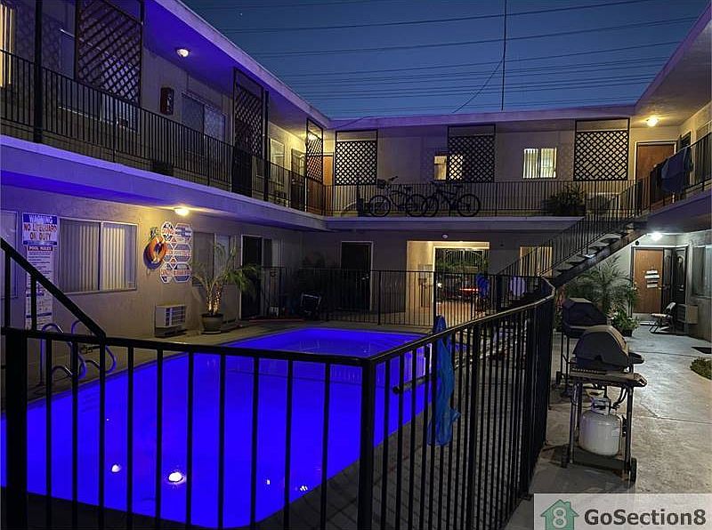 1st image of 7524 Haskell Ave #12B