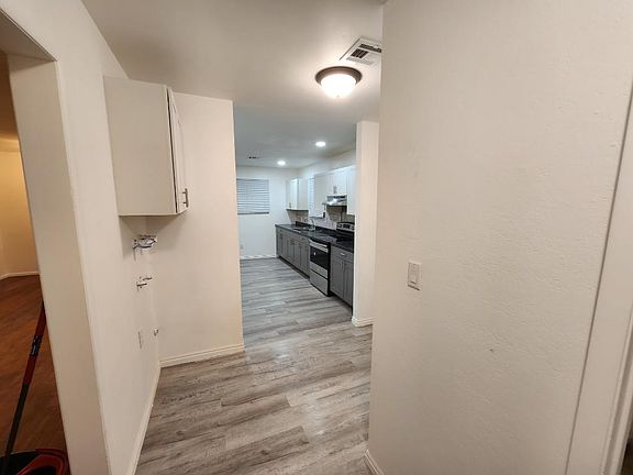 3rd image of 327 N 16th St #1