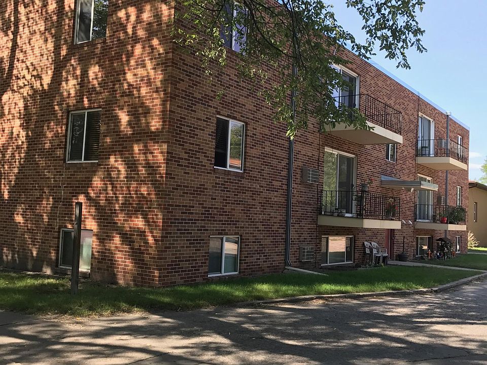 1st image of 124 12th St S APT 12