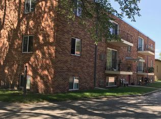 124 12th St S APT 12, Moorhead, MN 56560