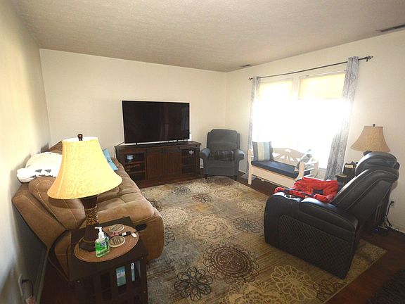 2nd image of 8537 Country Meadows Dr