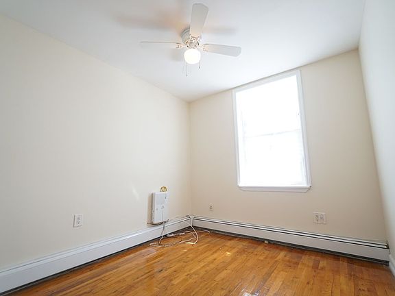 5th image of 8 Gotham Ave #2A