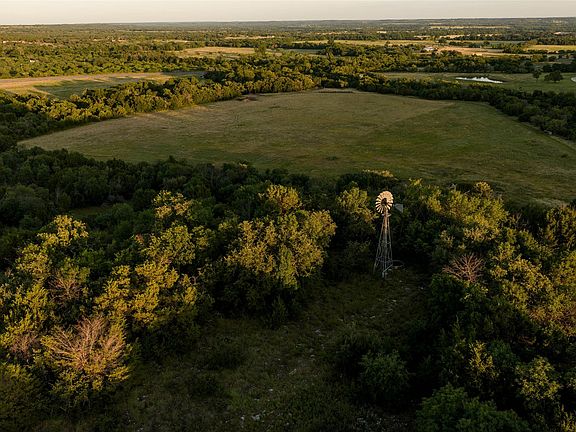 3rd image of 28205 N Us Highway 281