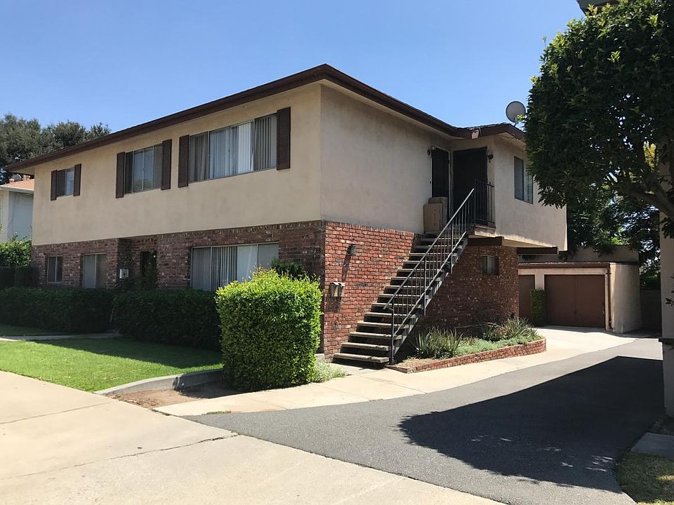 1st image of 330 E Badillo St