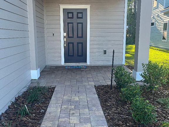 3rd image of 583 Lake Sinclair St
