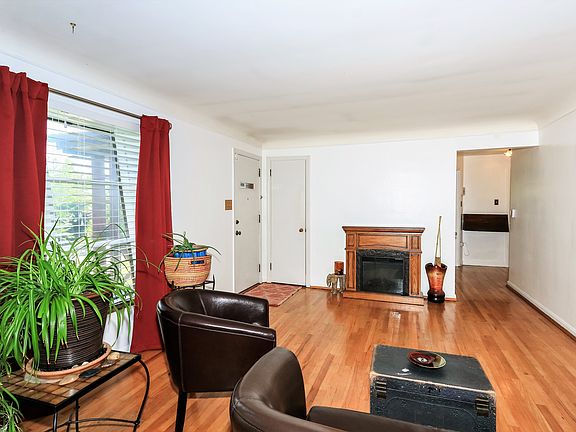 4th image of 2751 Lafeuille Ave