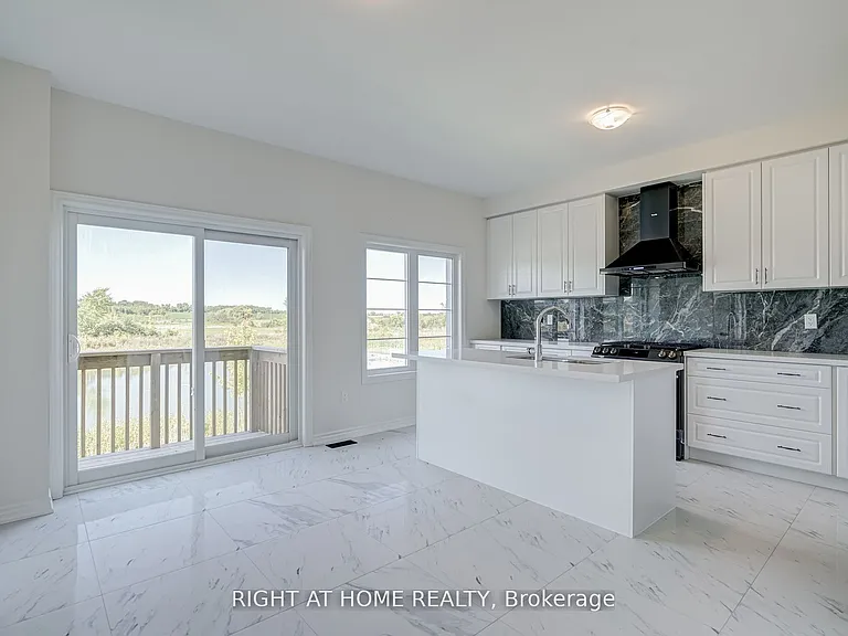96 Connell Dr — Photo 10