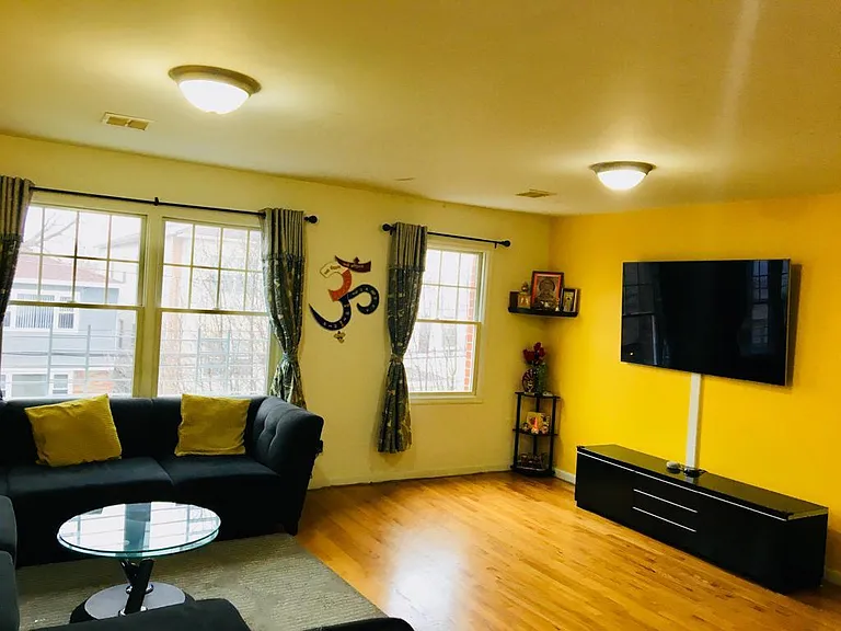 274 Griffith St #2 — Photo 4