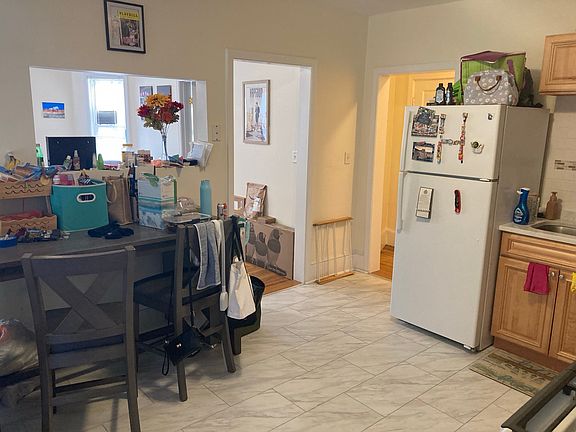5th image of 44 Linden Ave #1