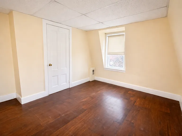 1130B Washington St — Photo 9