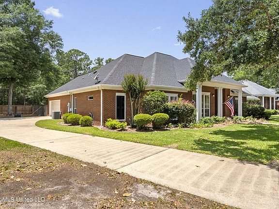 4th image of 11423 Ashton Ln W