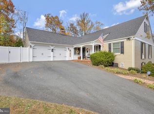 3712 Camelot Dr, Annandale, VA 22003