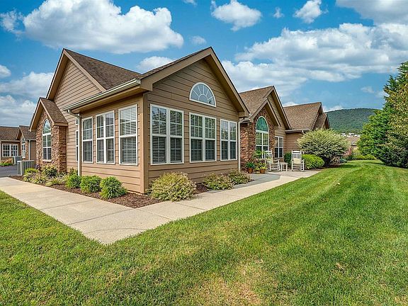2nd image of 5646 Orchard Villas Cir #5