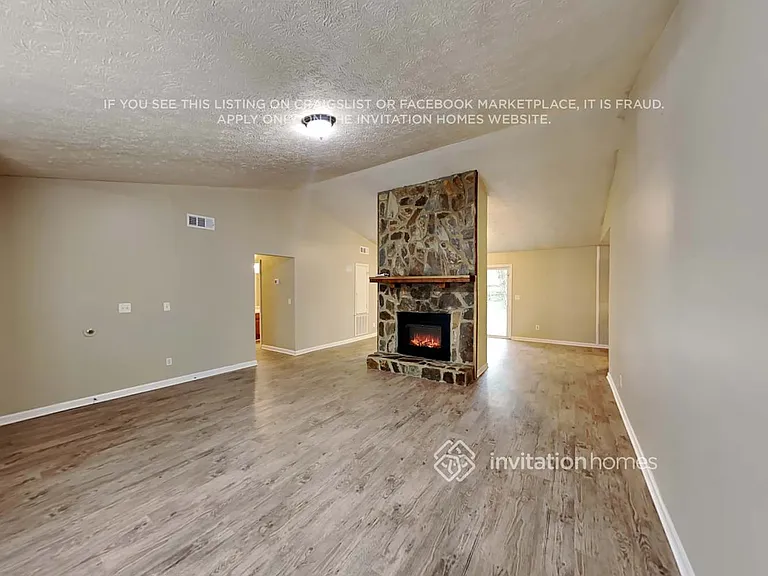 86 Hartley Way NE — Photo 4