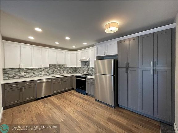 2nd image of 9 Jacaranda Dr APT 212