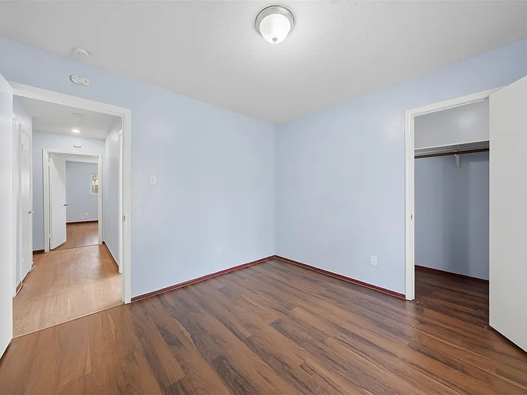 7015 Pella Dr — Photo 21