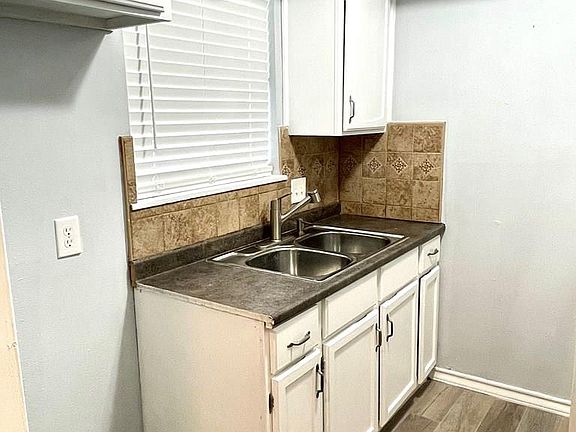 5th image of 806-2 Continental Dr
