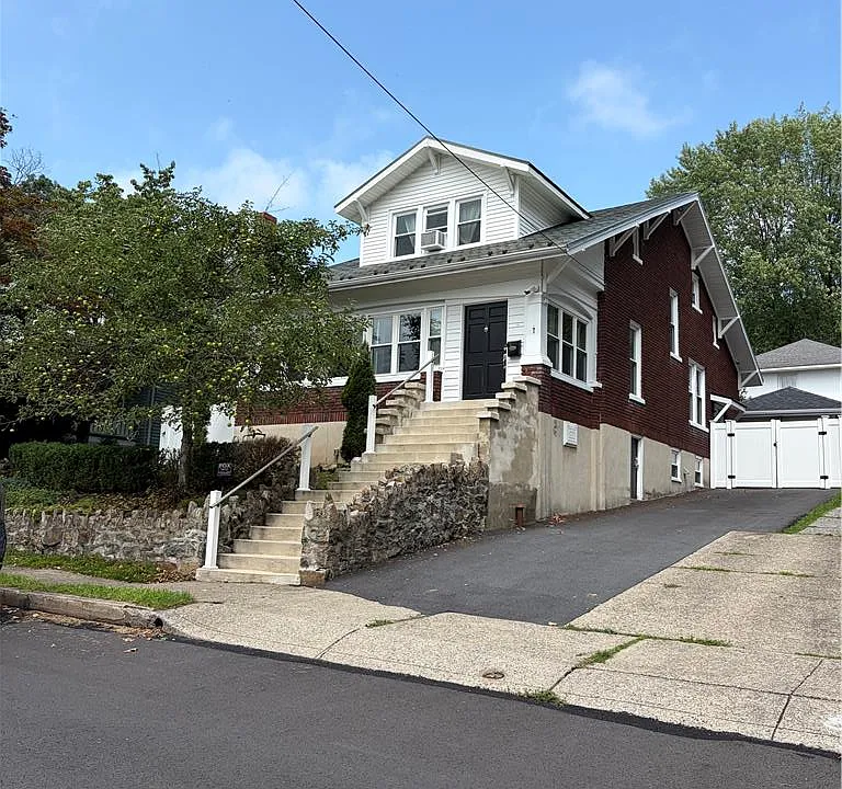7 E Plainfield Ave
