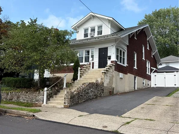 7 E Plainfield Ave, Pen Argyl, PA 18072