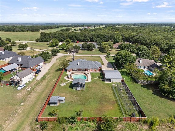 2nd image of 1089 Oak Hollow Ln