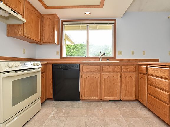 4th image of 1196 SE 56th Ave