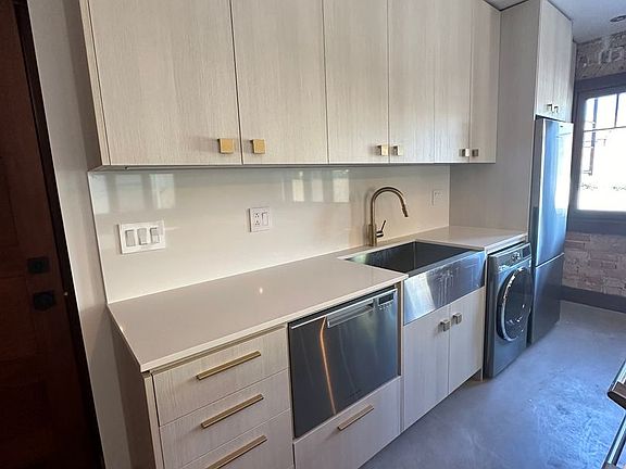 5th image of 155 E 2nd Ave APT 8
