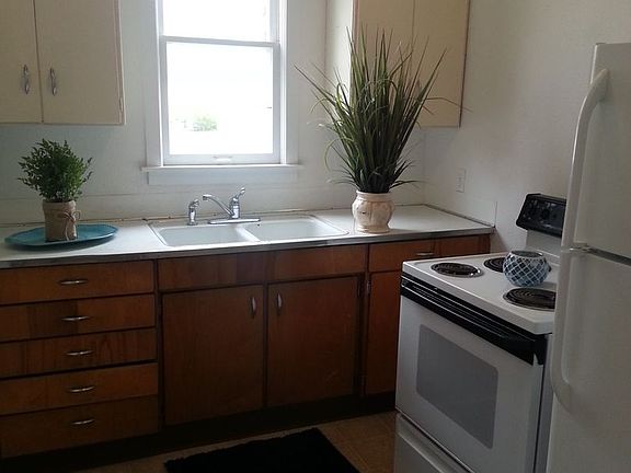4th image of 458 3rd St NE APT 1