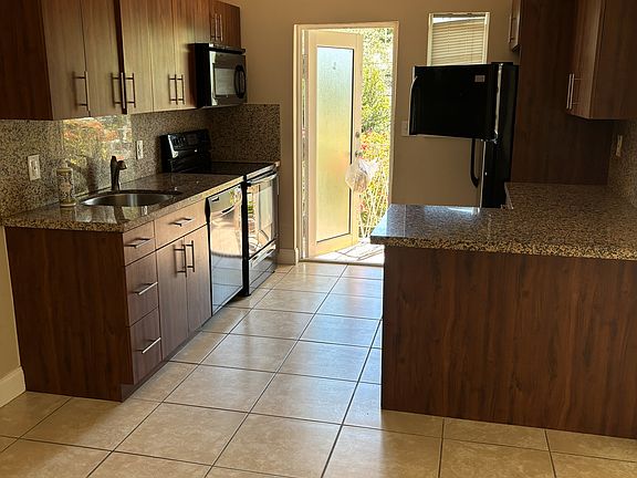 4th image of 1345 NE 105th St APT 3