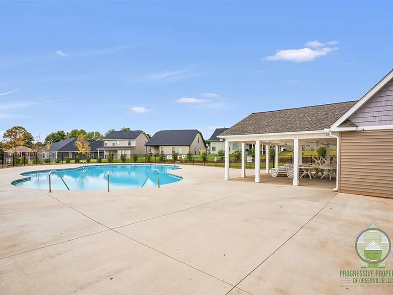 400 Ansel Woods Ln — Photo 15