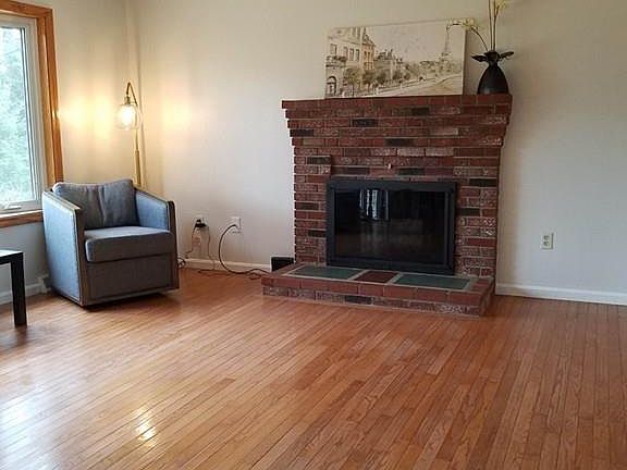 3rd image of 1009 Washington St