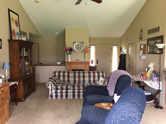 3rd image of 16040 Brentwood Dr