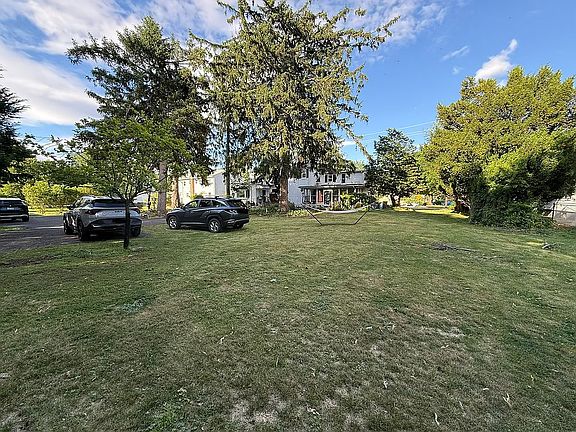 5th image of 240 Boulevard