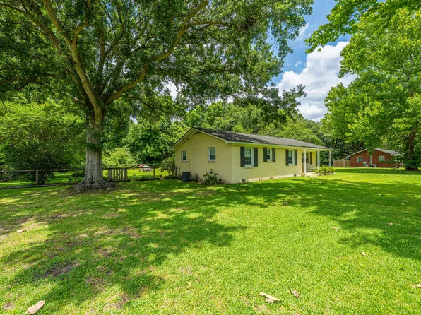 7372 Commodore Rd, Yonges Island, SC 29449