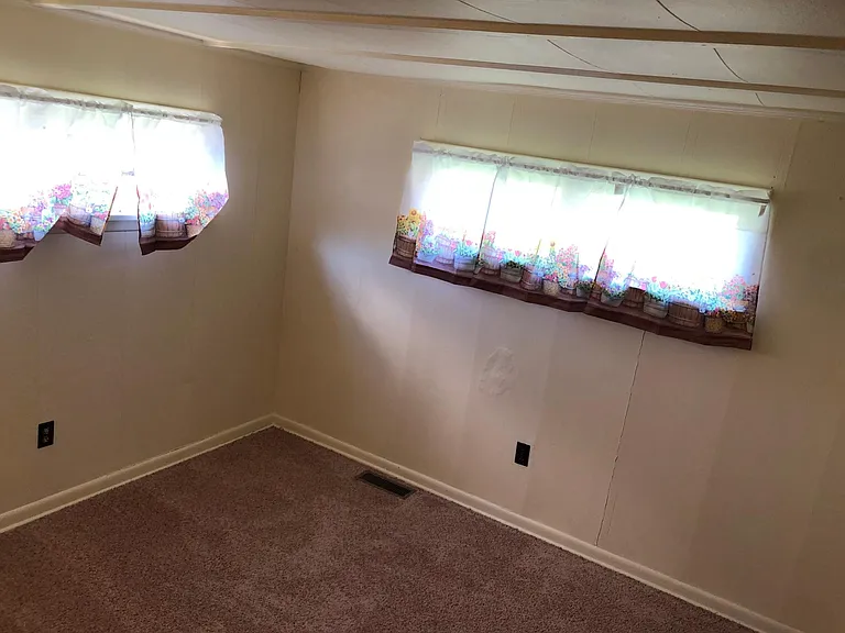 1574 Ford City Rd #A — Photo 6