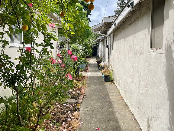 2nd image of 918 Bonita Ave Unit 7