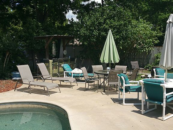 4th image of 961 Glenmeadow Dr