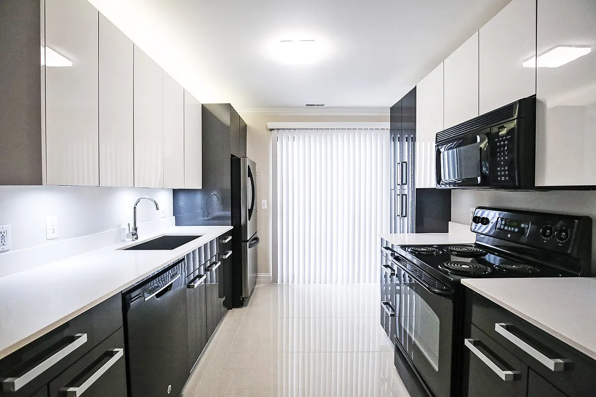 Building Photo - River Oaks West Apartments