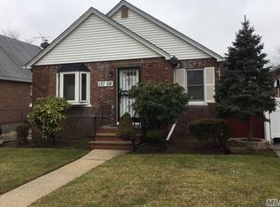 171-08 Pidgeon Meadow Rd, Fresh Meadows, NY 11365