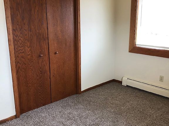 5th image of 450 Brad St #12