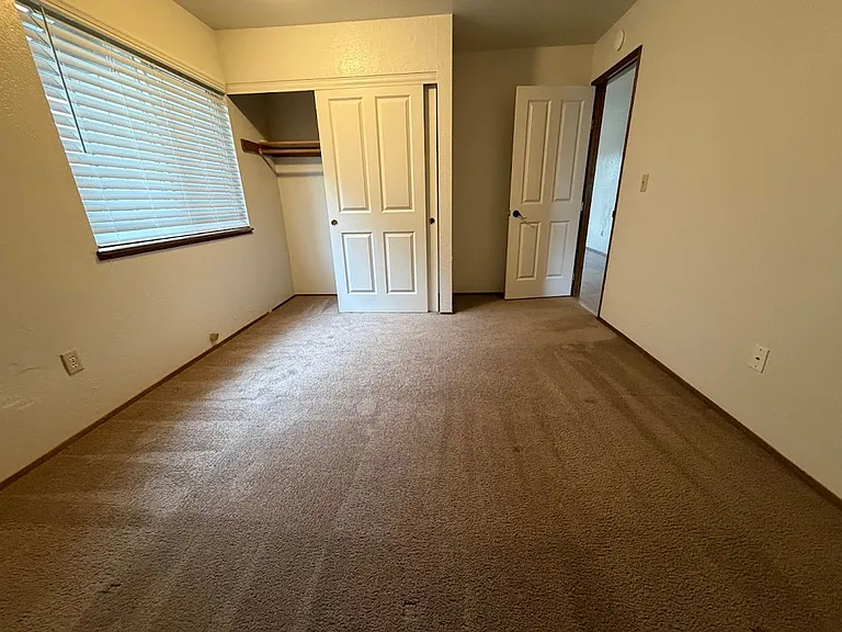 1016 Loni Dr — Photo 10