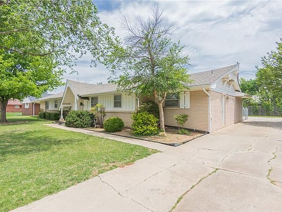 2nd image of 3016 Berkshire Way